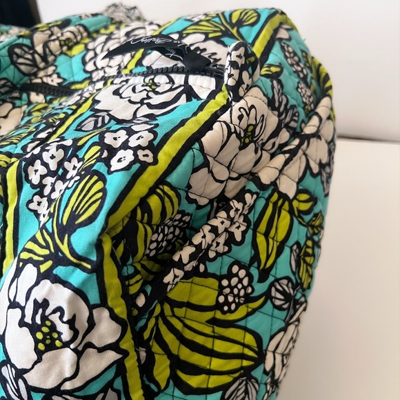 Vera Bradley Blue and Green Travel Bag with Quilted Cotton - Picture 4 of 14